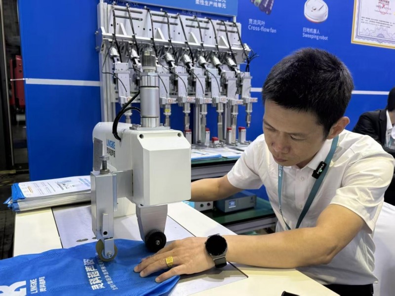 CHINAPLAS  2026  炸场！灵科超声波凭啥让全球客商挤爆展位？(图6)